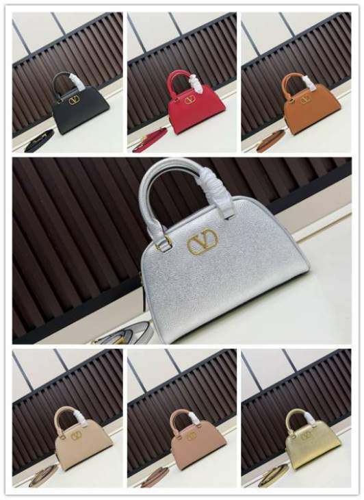 Picture of Valentino Handbags _SKUfw226956921fw